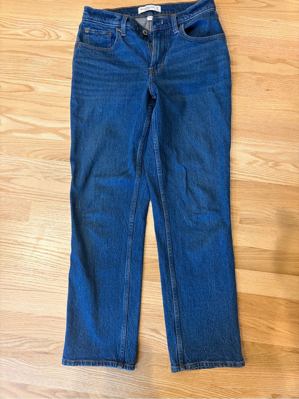 Abercrombie & Fitch The Straight Mid Rise Jeans in size 26/2 short